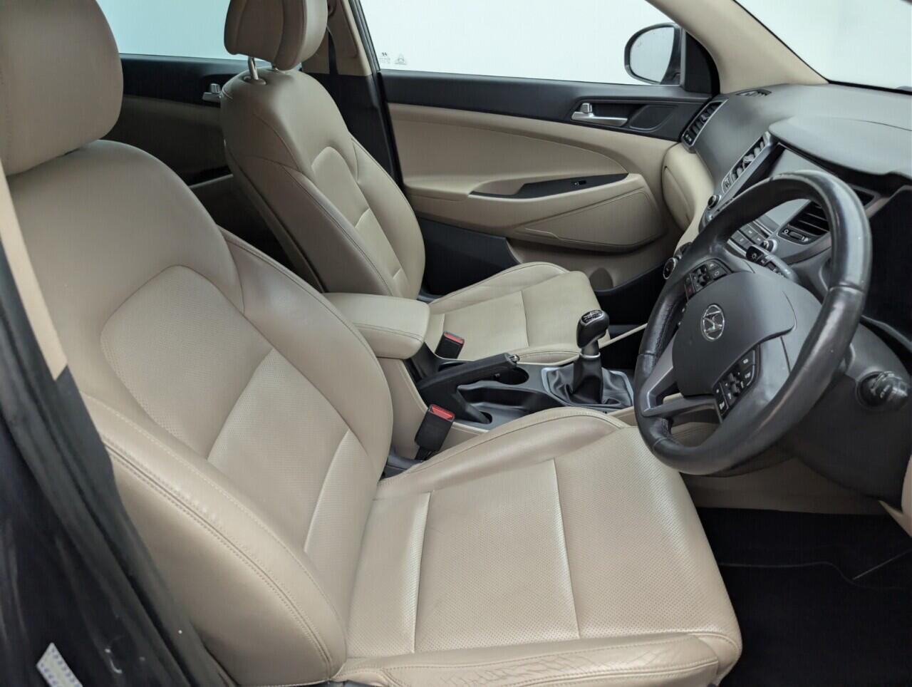 Used Hyundai TUCSON 2016 for sale - 76657181: Photo 12