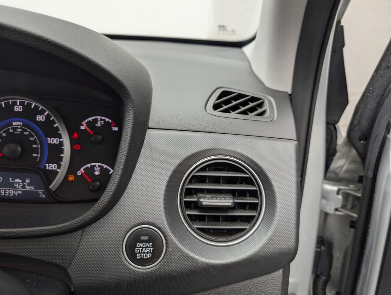 Used Hyundai i10 2019 for sale - 76975890: Photo 19