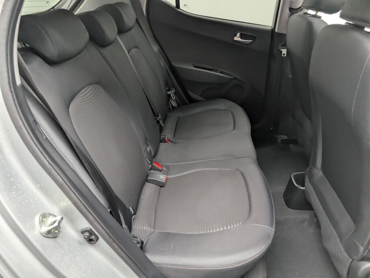 Used Hyundai i10 2019 for sale - 76975890: Photo 23