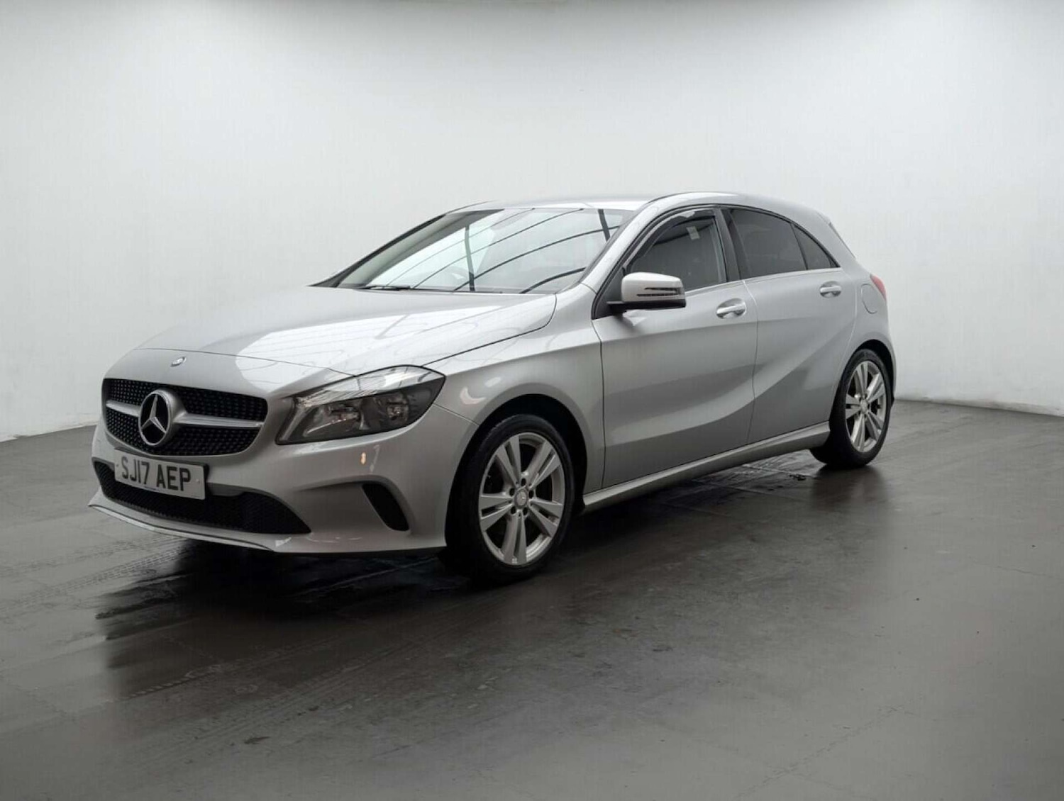 Used Mercedes-Benz A-Class 2017 for sale - 77714071: Photo 4