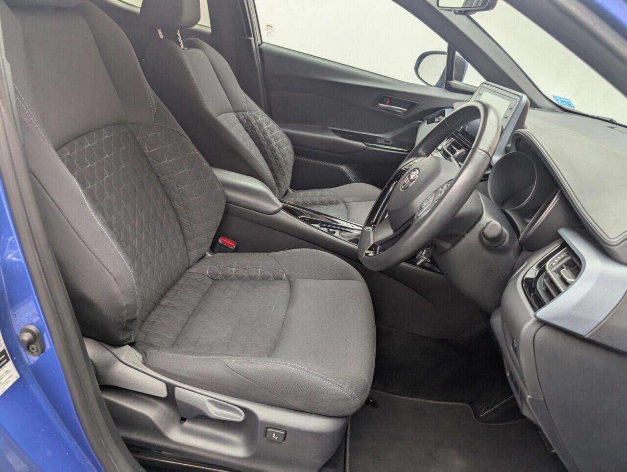 Used Toyota C-HR 2021 for sale - 76423013: Photo 12