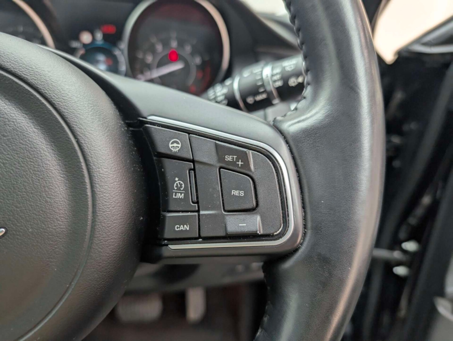 Used Jaguar E-Pace 2020 for sale - 77766984: Photo 27