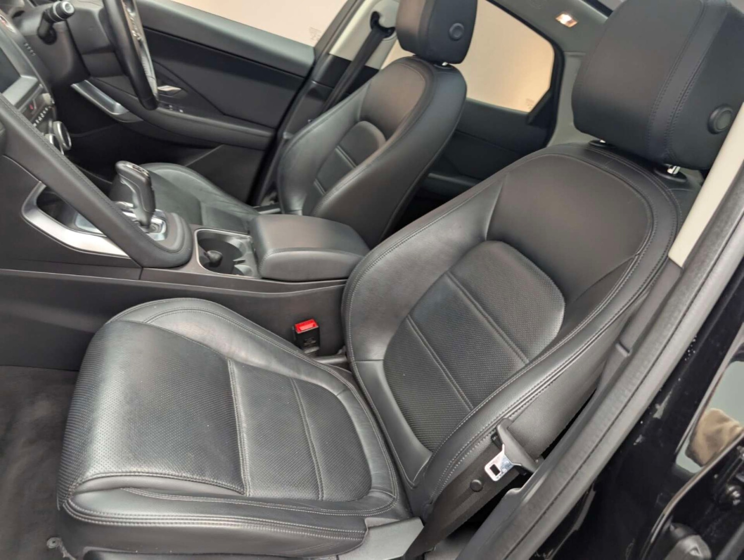 Used Jaguar E-Pace 2020 for sale - 77766984: Photo 5