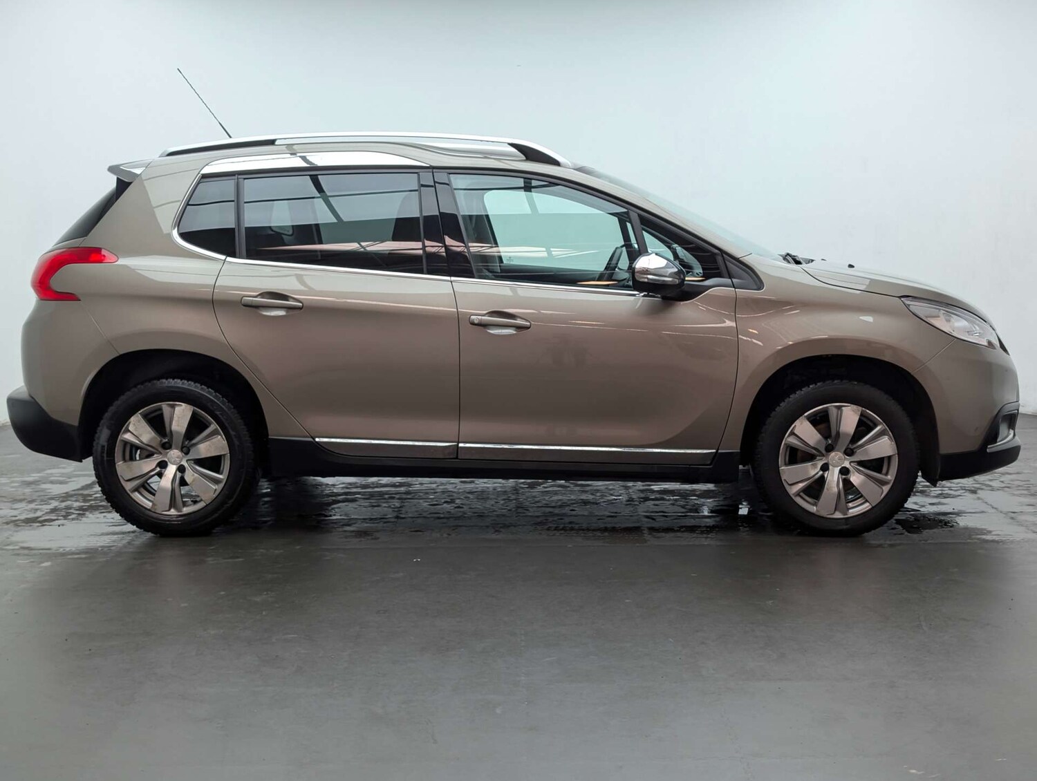 Used Peugeot 2008 2015 for sale - 78145487: Photo 11