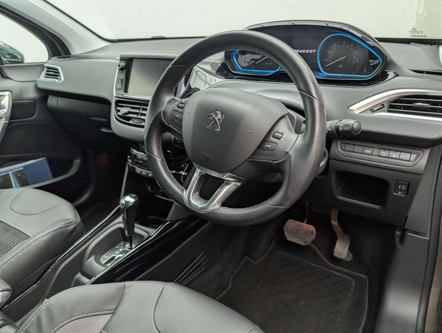 Used Peugeot 2008 2015 for sale - 78145487: Photo 19