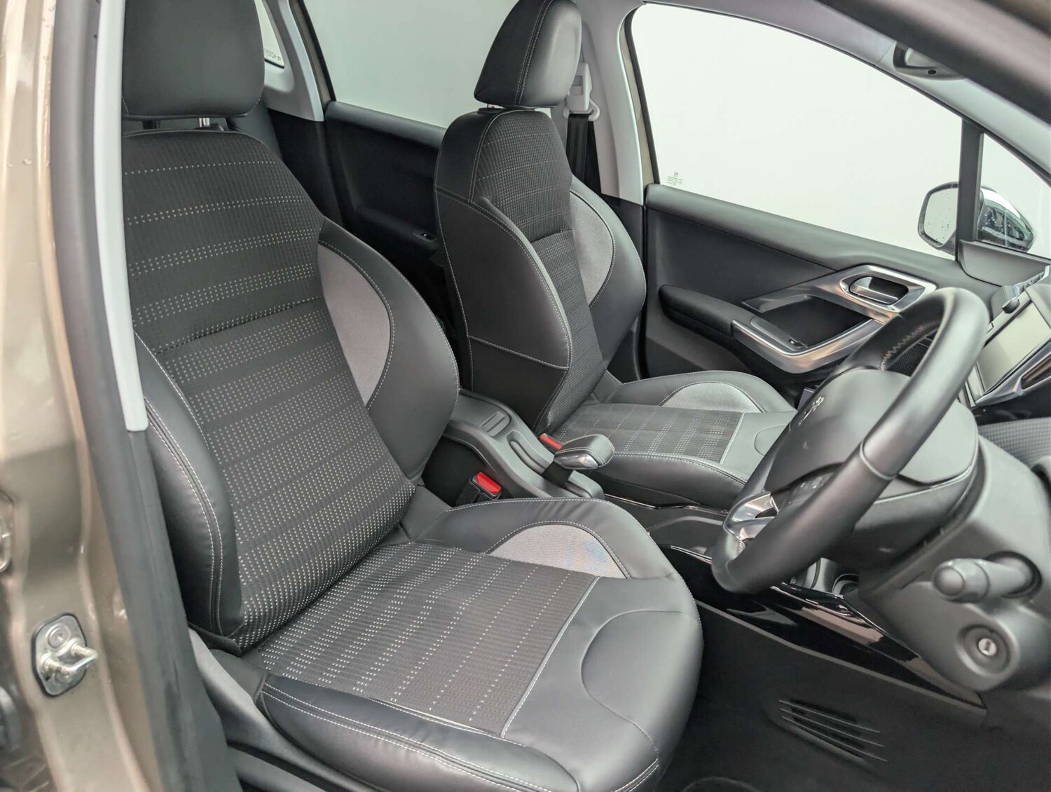 Used Peugeot 2008 2015 for sale - 78145487: Photo 22