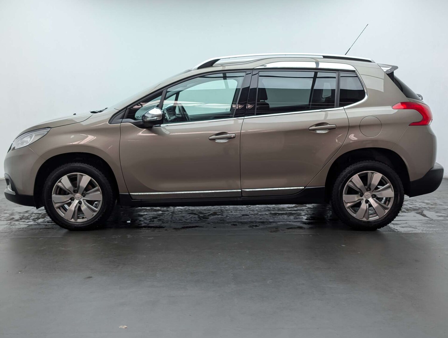 Used Peugeot 2008 2015 for sale - 78145487: Photo 6