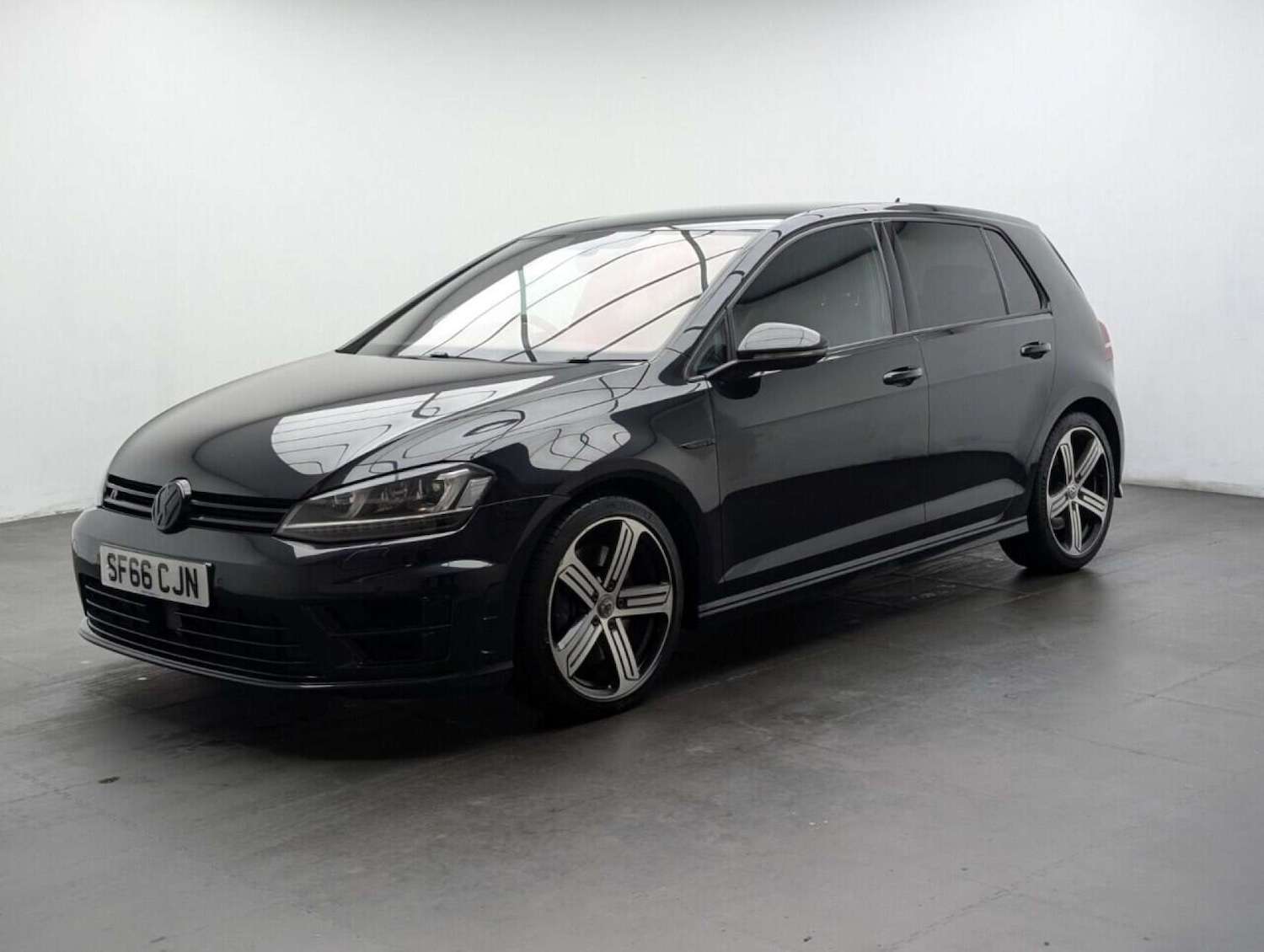 Used Volkswagen Golf 2016 for sale - 77713517: Photo 4