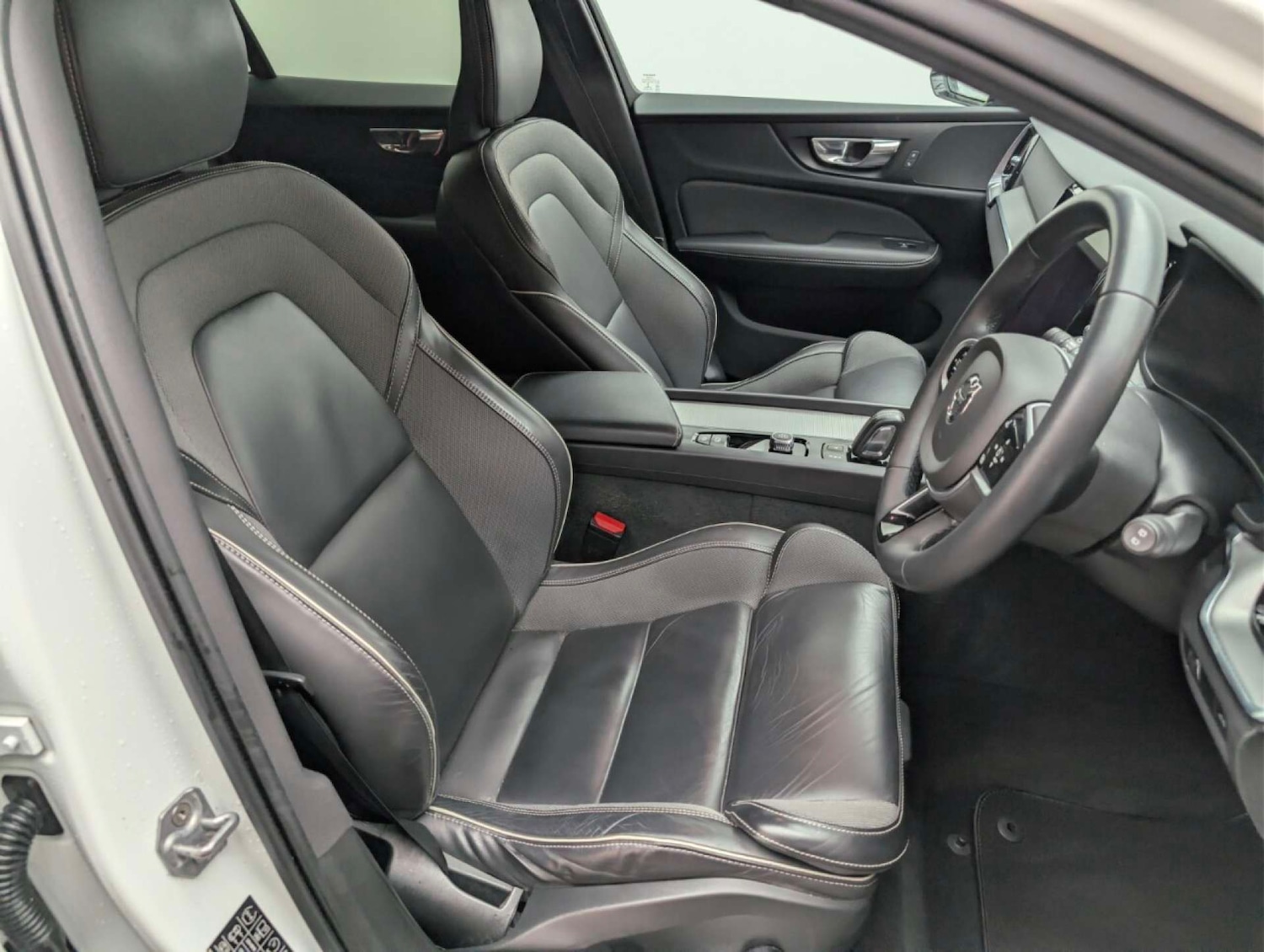 Used Volvo V60 2021 for sale - 77766983: Photo 7