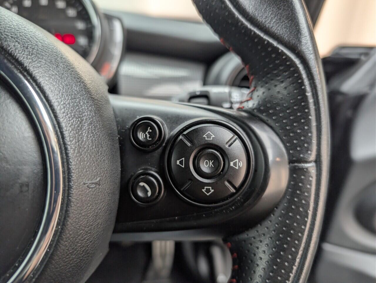 Used MINI Hatch 2019 for sale - 76913427: Photo 19