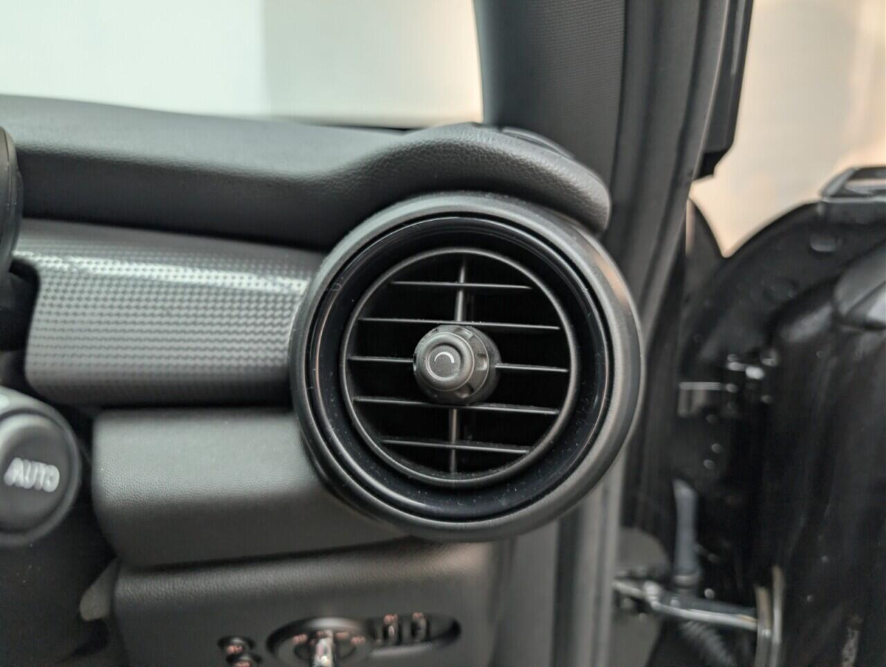 Used MINI Hatch 2019 for sale - 76913427: Photo 20