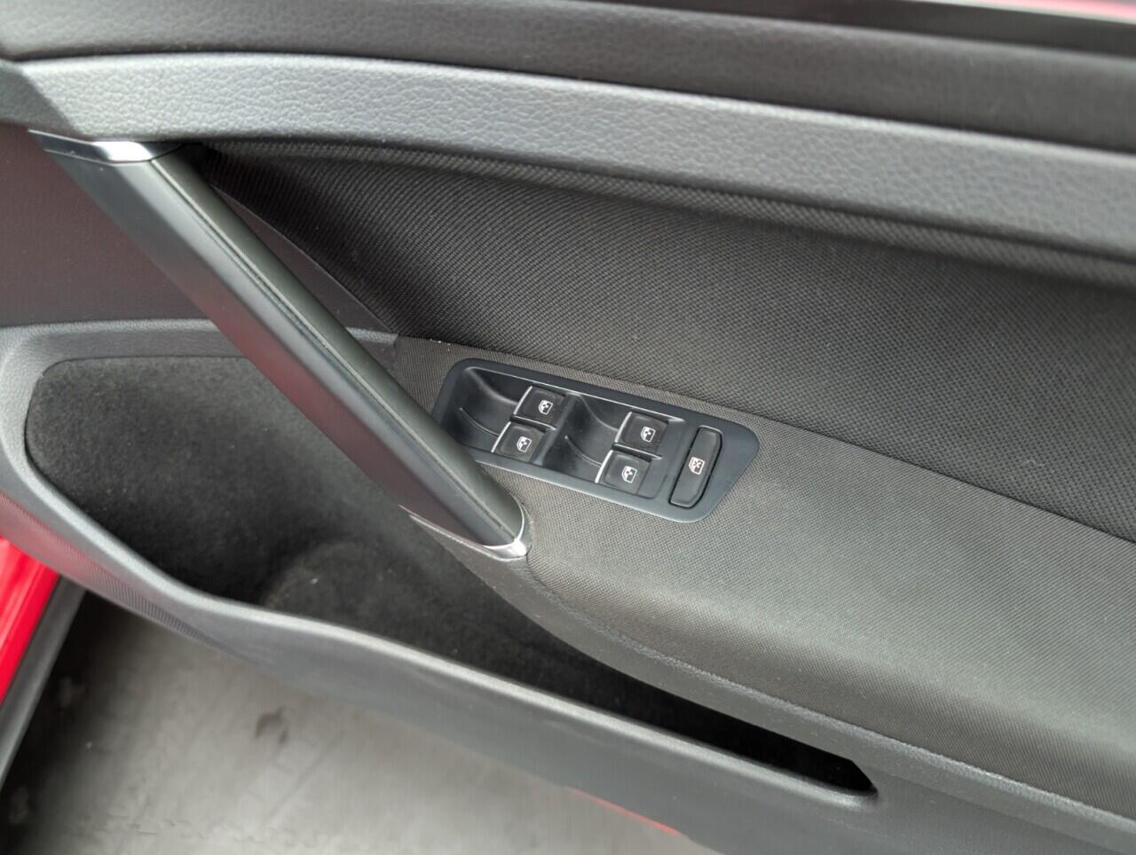 Used Volkswagen Golf 2018 for sale - 76424002: Photo 20