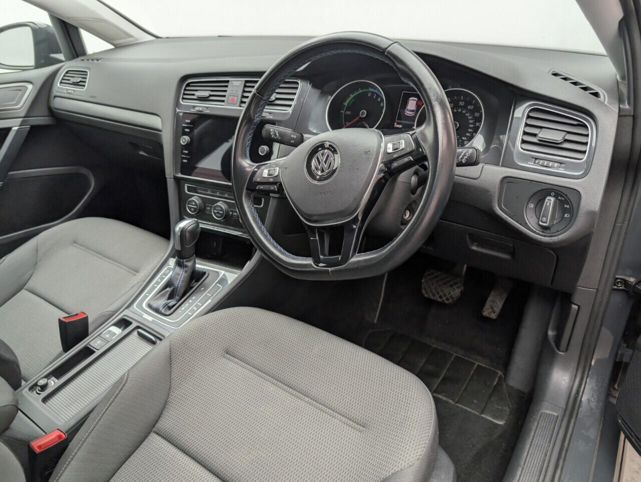 Used Volkswagen Golf 2019 for sale - 76424410: Photo 11