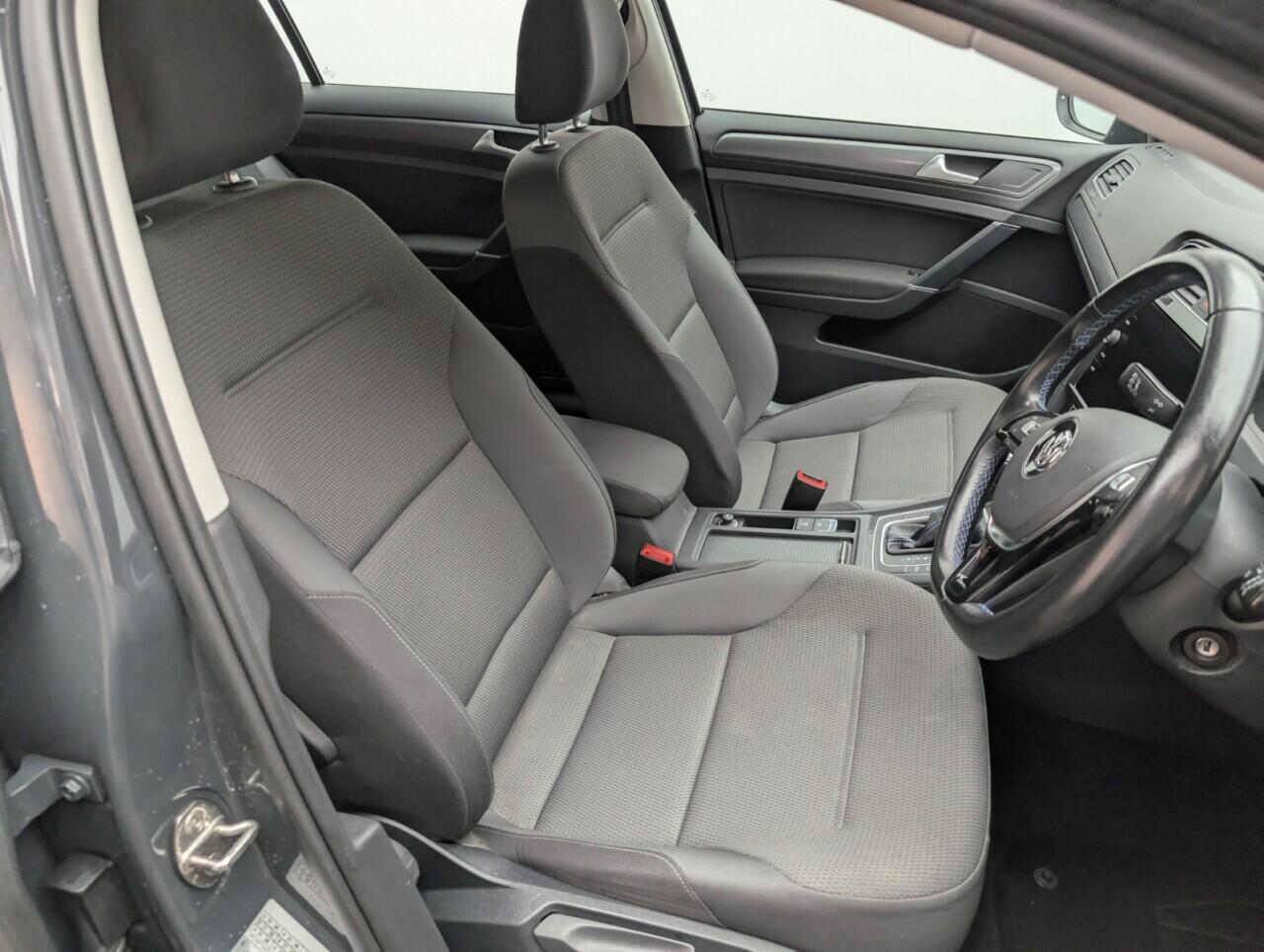 Used Volkswagen Golf 2019 for sale - 76424410: Photo 12