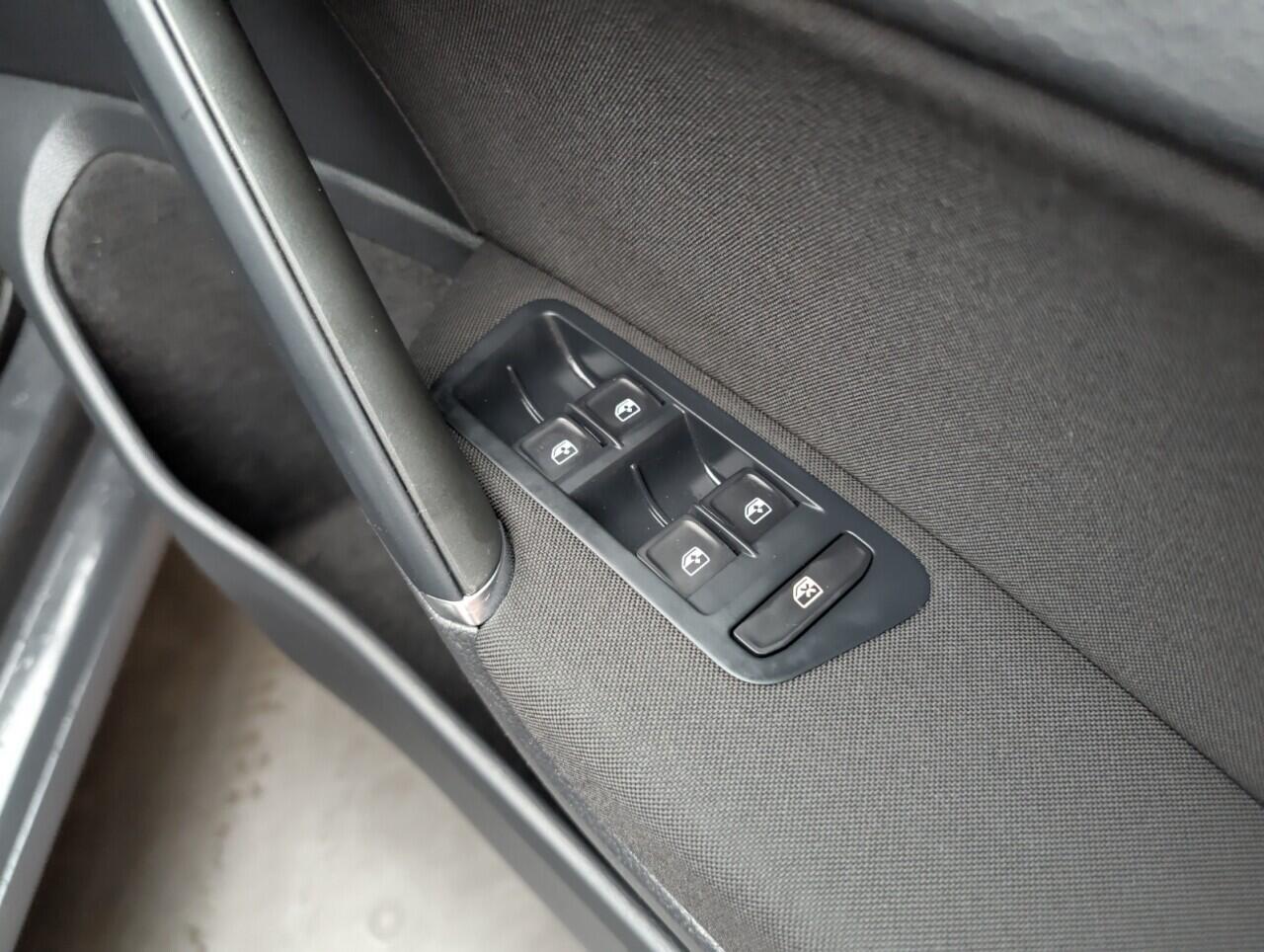 Used Volkswagen Golf 2019 for sale - 76424410: Photo 23