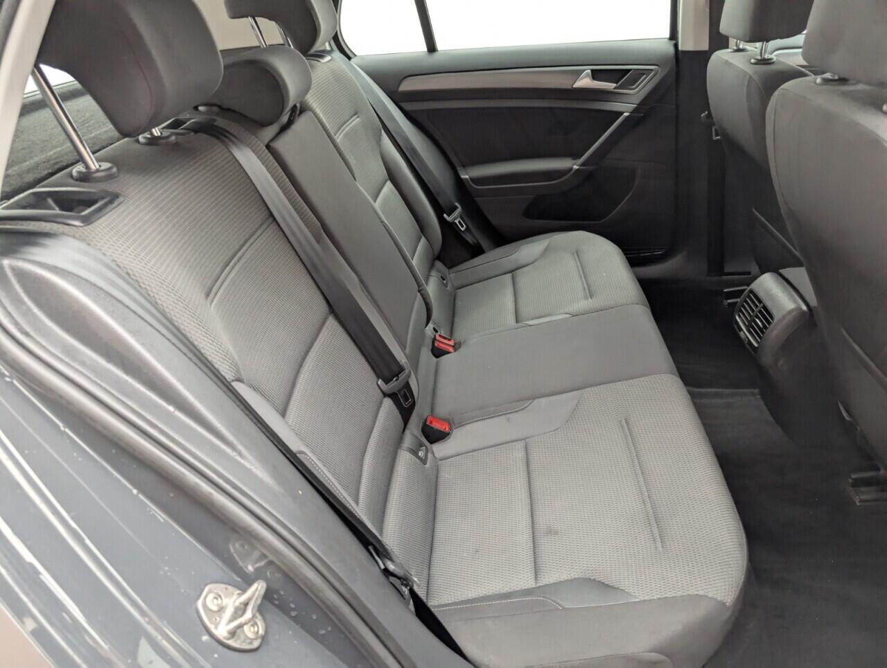 Used Volkswagen Golf 2019 for sale - 76424410: Photo 26