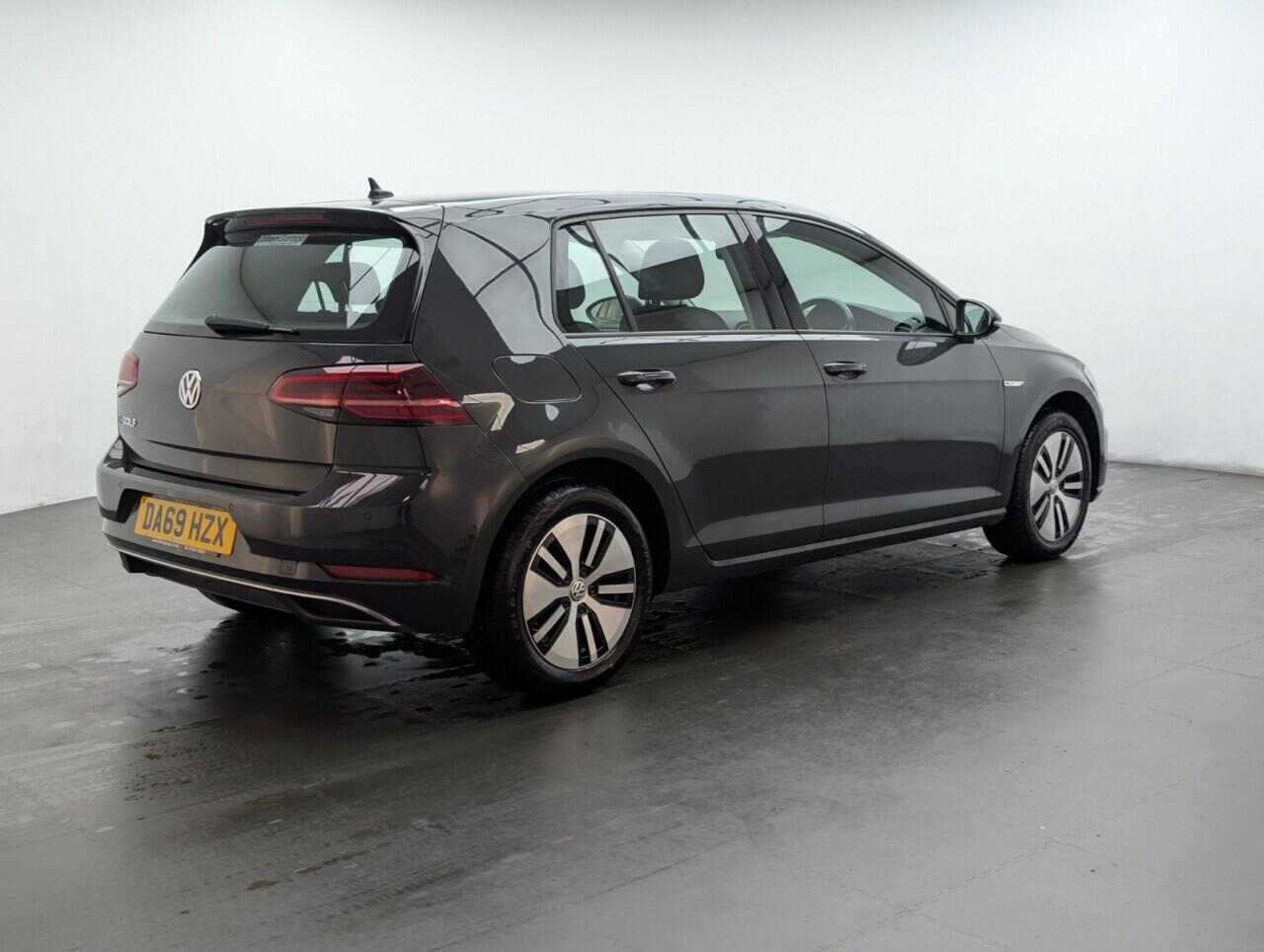 Used Volkswagen Golf 2019 for sale - 76424410: Photo 8