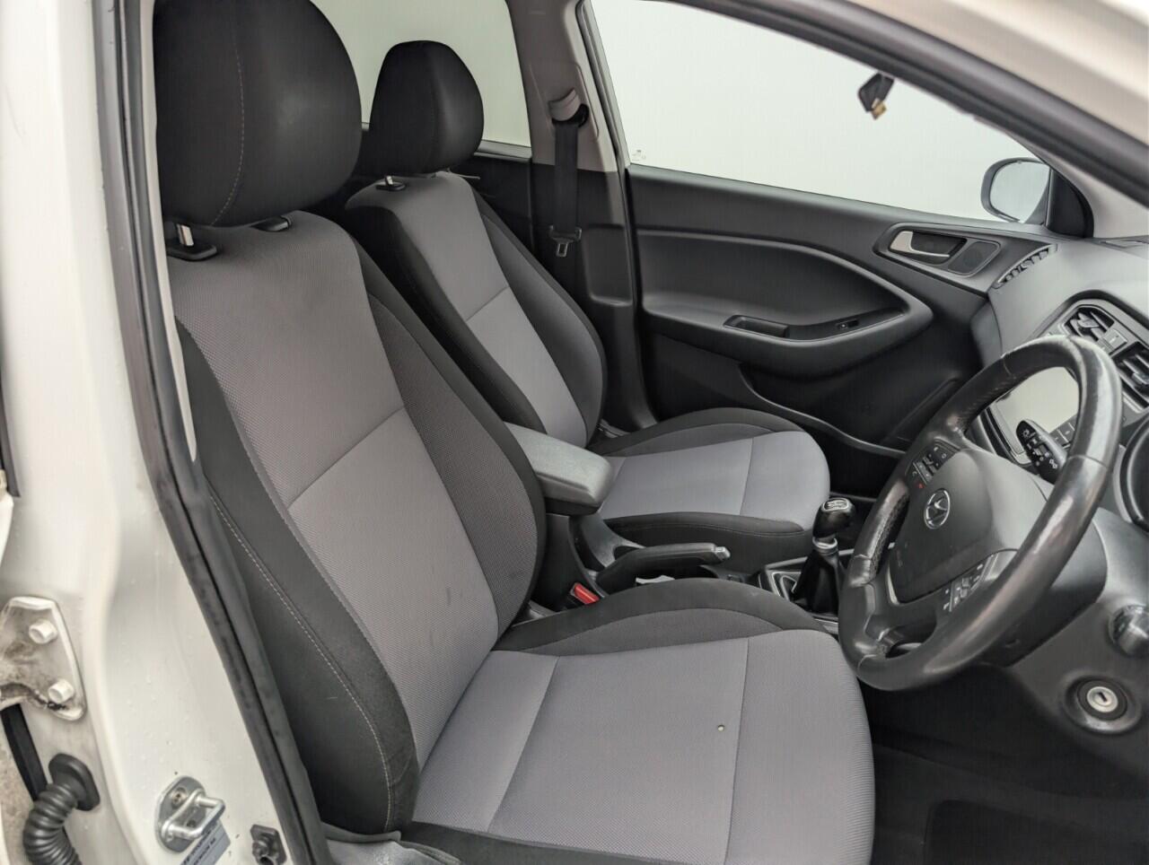 Used Hyundai i20 2018 for sale - 77098147: Photo 12