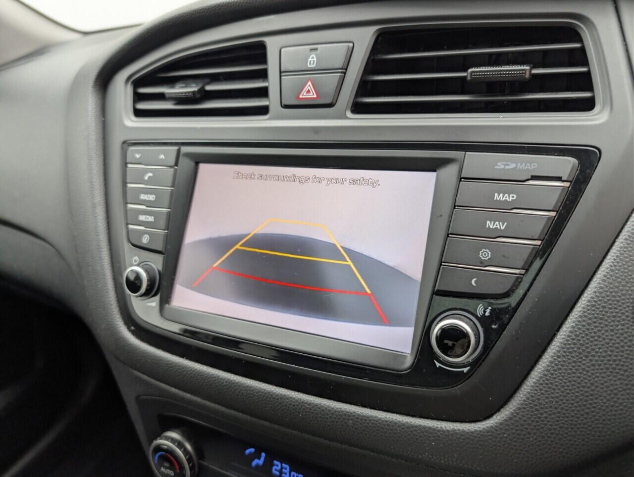 Used Hyundai i20 2018 for sale - 77098147: Photo 14