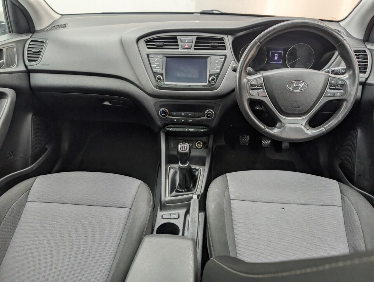 Used Hyundai i20 2018 for sale - 77098147: Photo 24