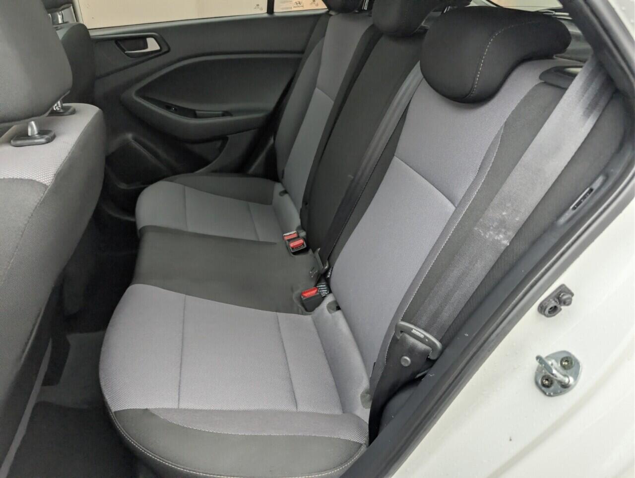 Used Hyundai i20 2018 for sale - 77098147: Photo 27