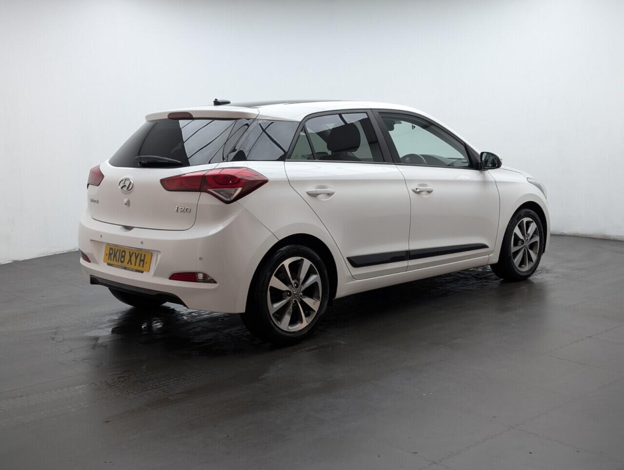 Used Hyundai i20 2018 for sale - 77098147: Photo 8