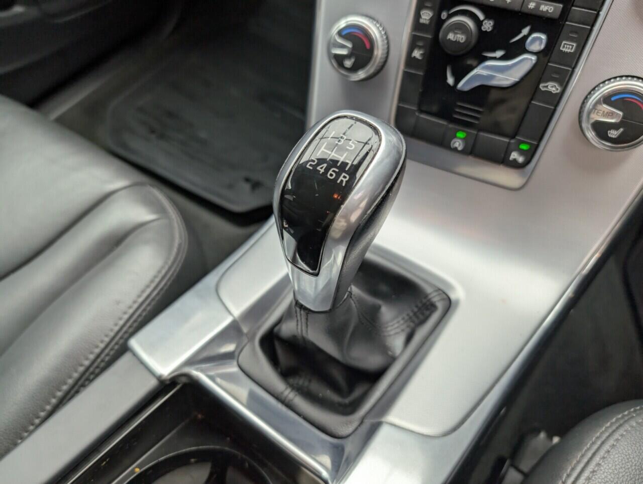 Used Volvo V60 2016 for sale - 76424266: Photo 16