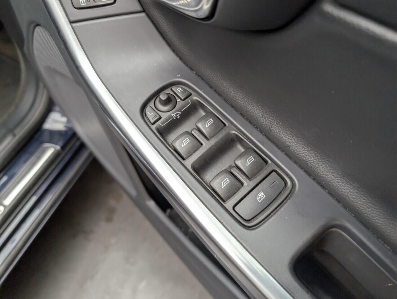 Used Volvo V60 2016 for sale - 76424266: Photo 21