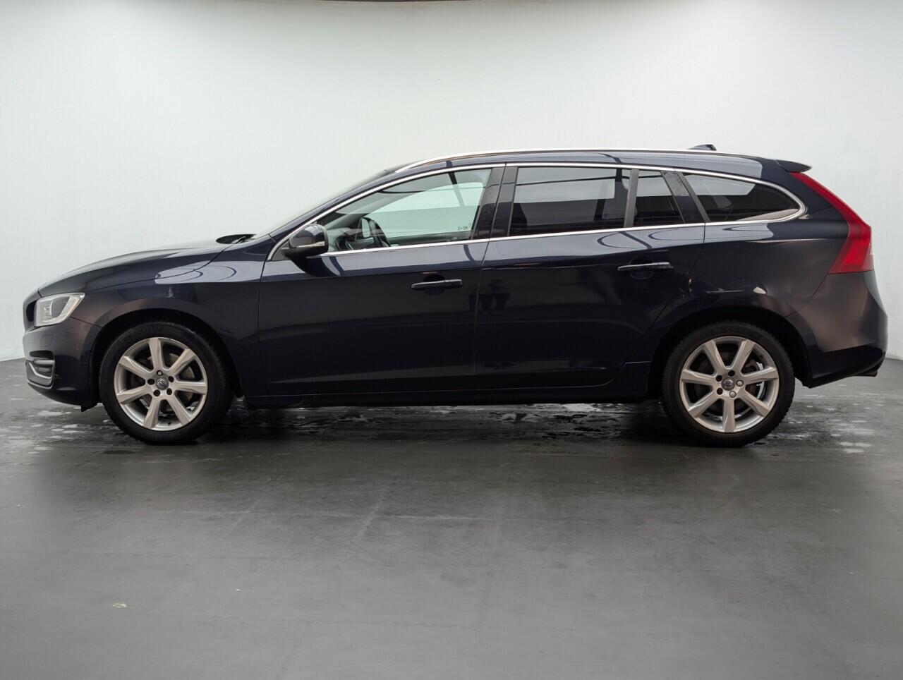 Used Volvo V60 2016 for sale - 76424266: Photo 5