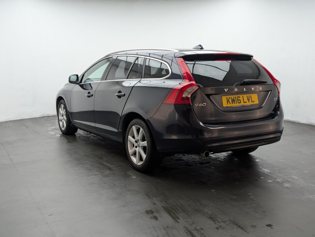 Used Volvo V60 2016 for sale - 76424266: Photo 6