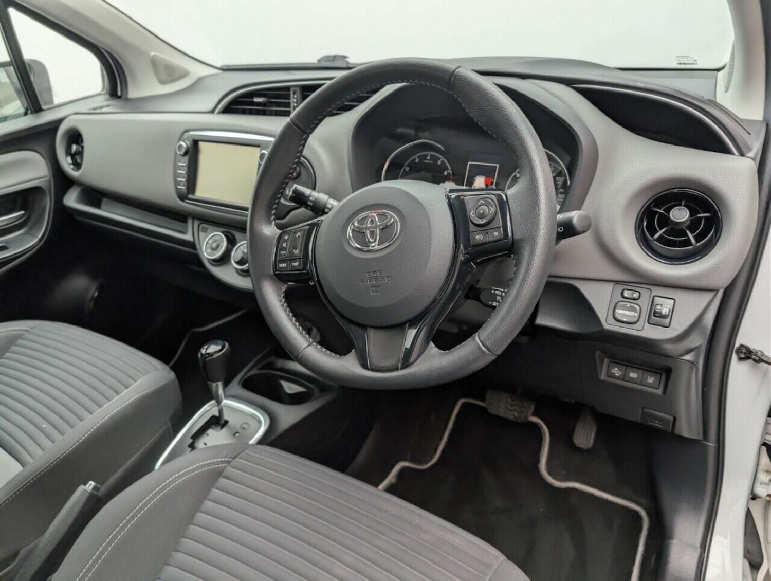 Used Toyota Yaris 2019 for sale - 77762387: Photo 11
