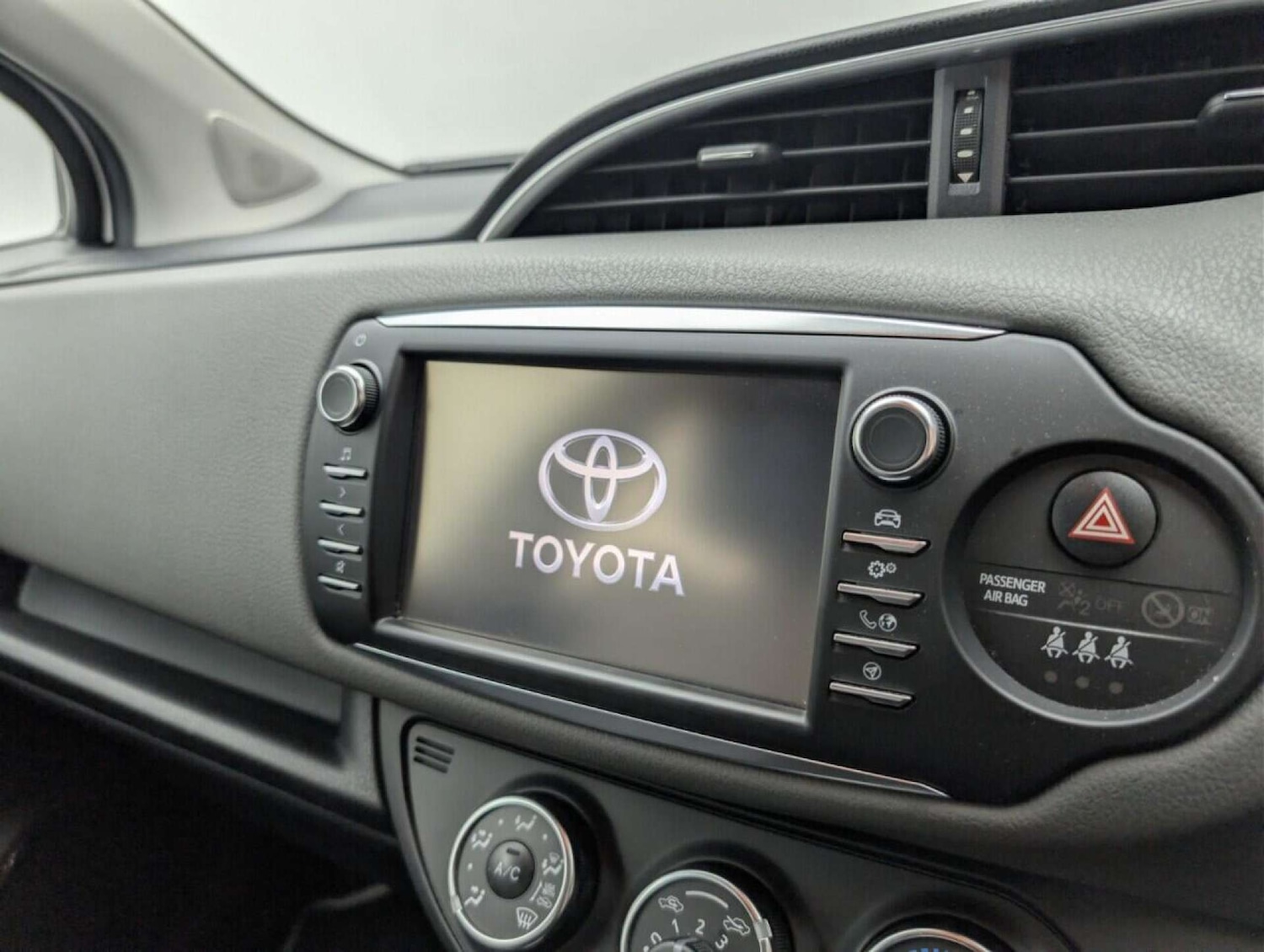 Used Toyota Yaris 2019 for sale - 77762387: Photo 13