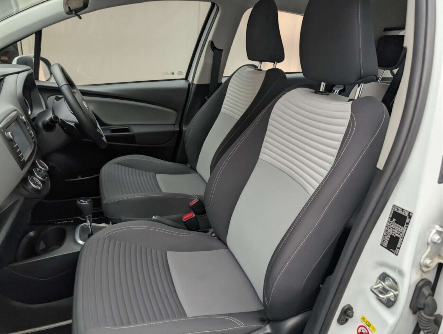 Used Toyota Yaris 2019 for sale - 77762387: Photo 27