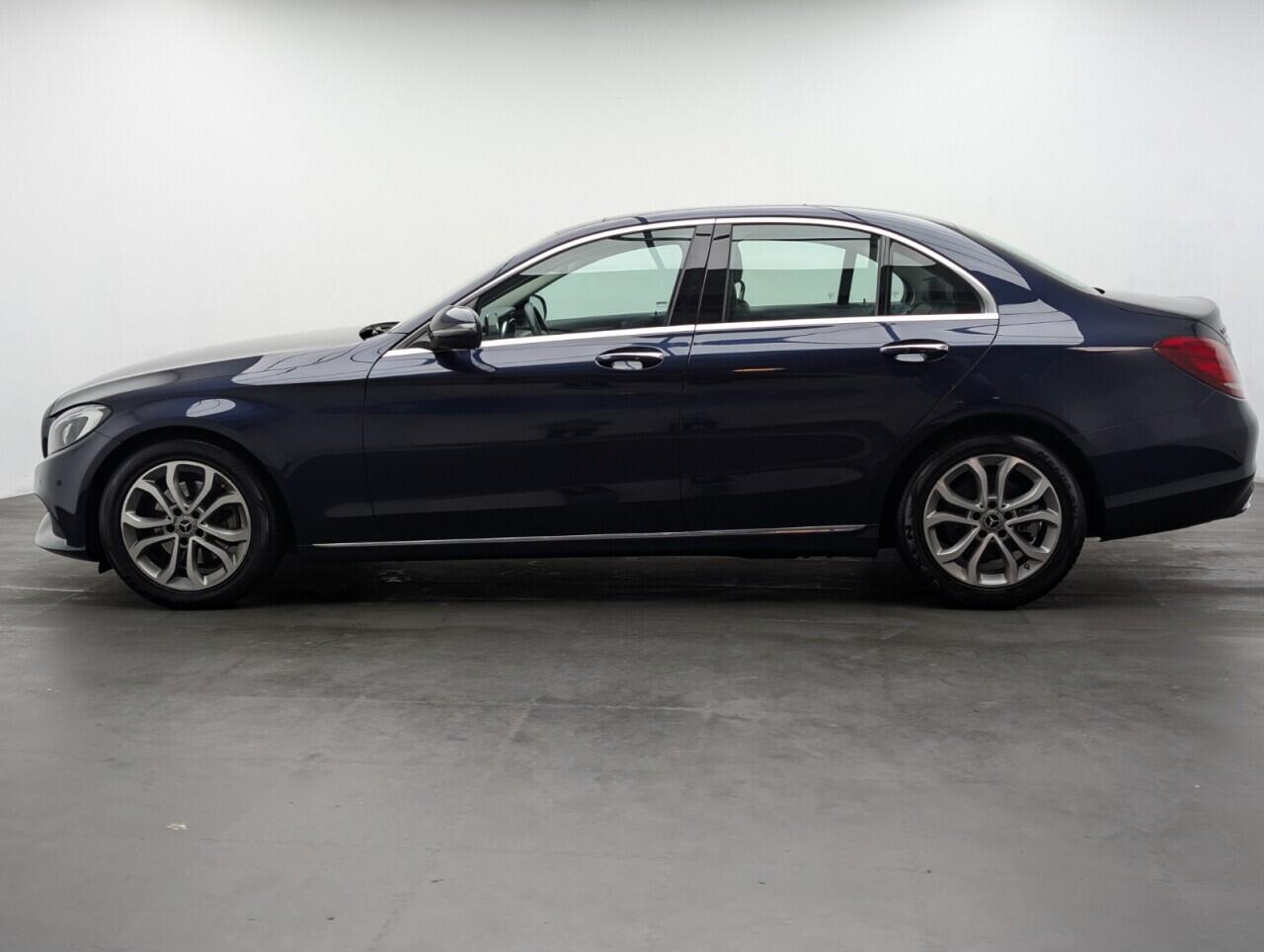 Used Mercedes-Benz C Class 2018 for sale - 77559163: Photo 5