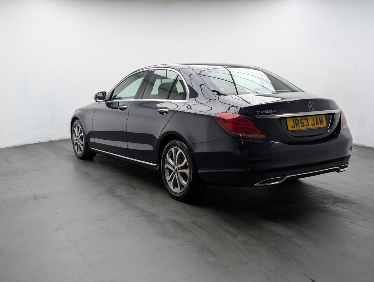 Used Mercedes-Benz C Class 2018 for sale - 77559163: Photo 6