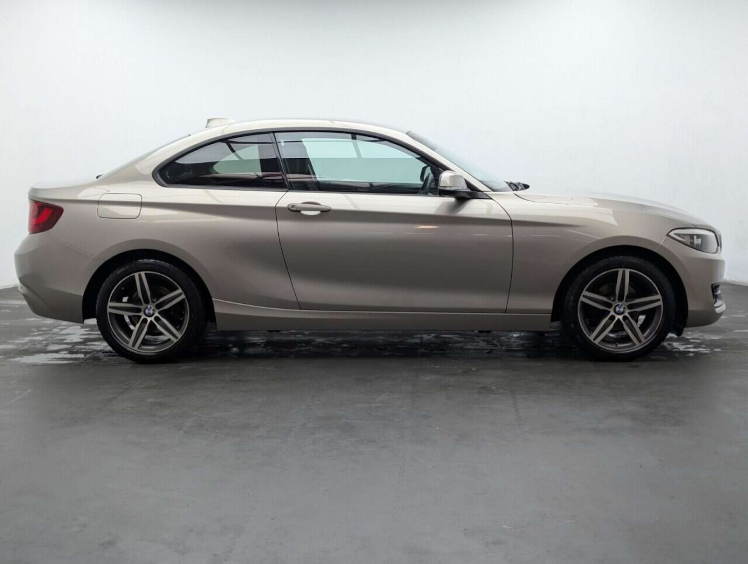 Used BMW 2 Series 2017 for sale - 77713015: Photo 9