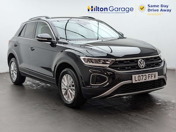 Used Volkswagen T-Roc 2024 for sale - 78733777: Photo