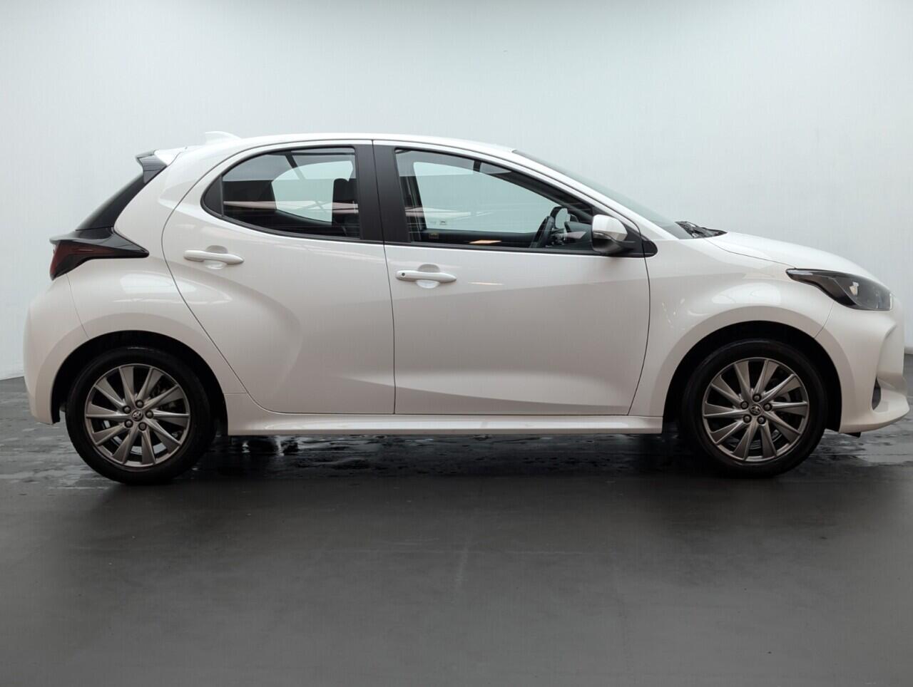 Used Toyota Yaris 2023 for sale - 76422600: Photo 9