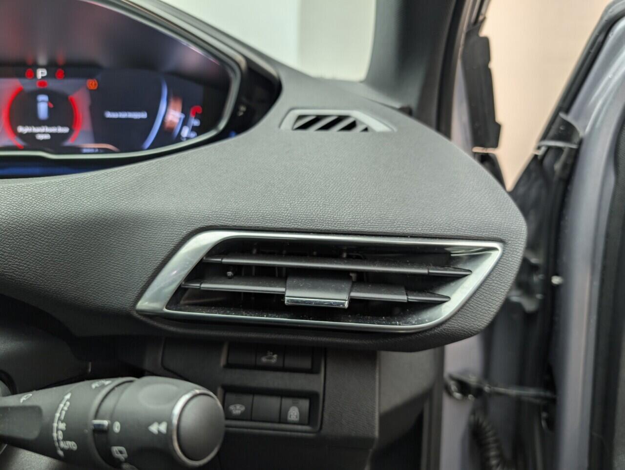 Used Peugeot 5008 2019 for sale - 76422752: Photo 21