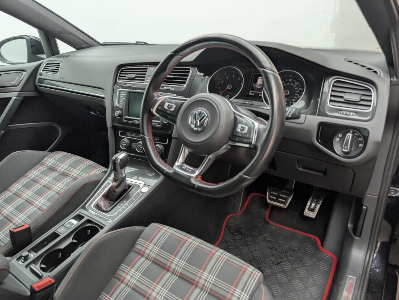 Used Volkswagen Golf 2016 for sale - 76424800: Photo 11