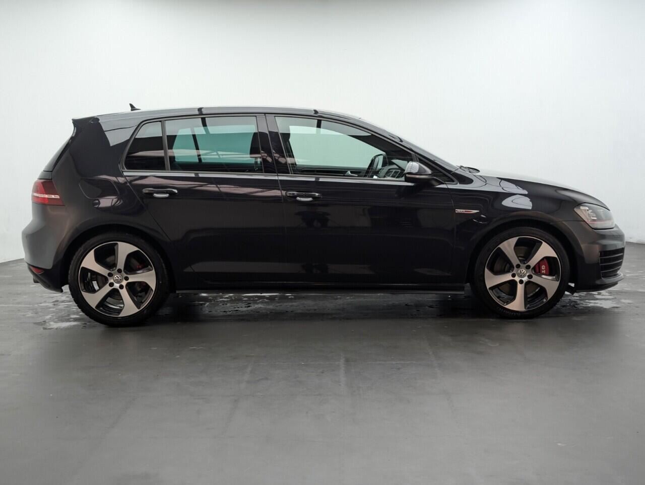 Used Volkswagen Golf 2016 for sale - 76424800: Photo 9