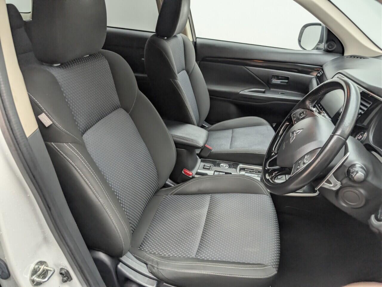 Used Mitsubishi Outlander 2019 for sale - 76658177: Photo 12