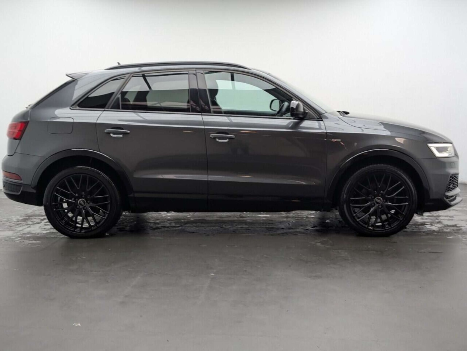 Used Audi Q3 2017 for sale - 77713169: Photo 9