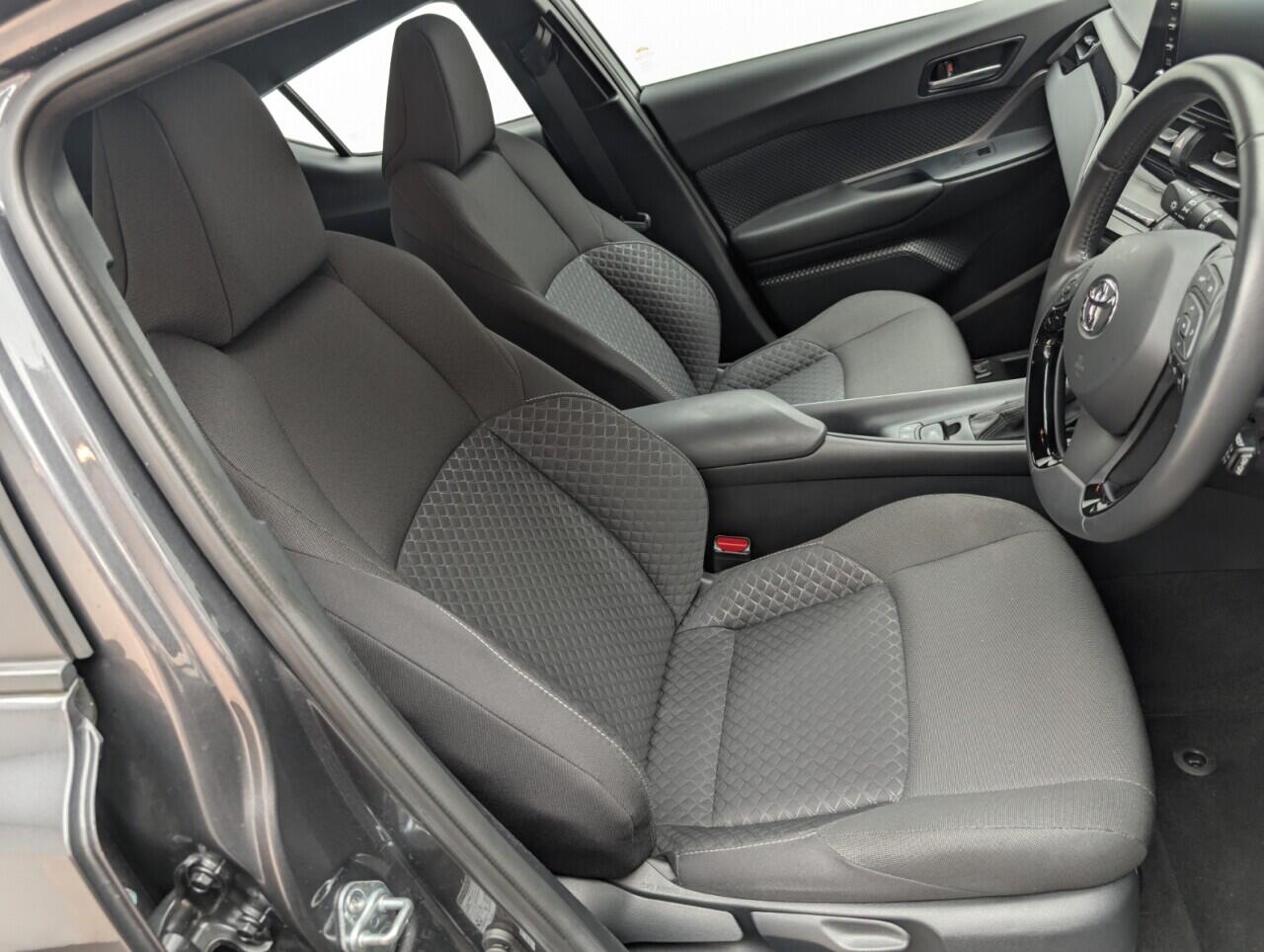 Used Toyota C-HR 2022 for sale - 76424726: Photo 12