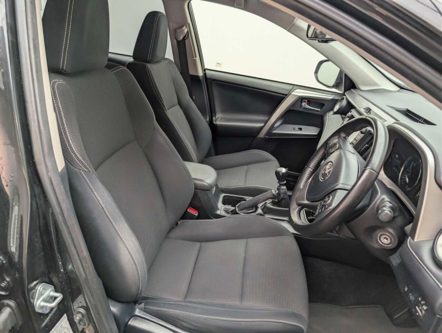 Used Toyota RAV4 2016 for sale - 77766893: Photo 14