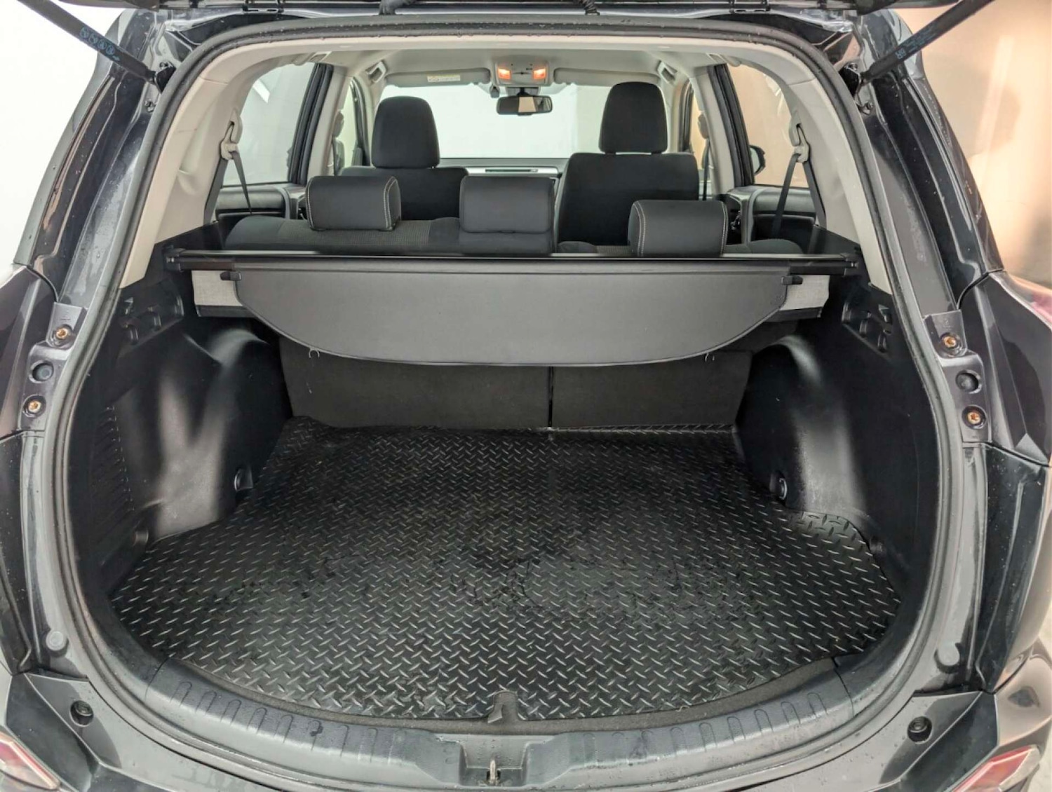 Used Toyota RAV4 2016 for sale - 77766893: Photo 27