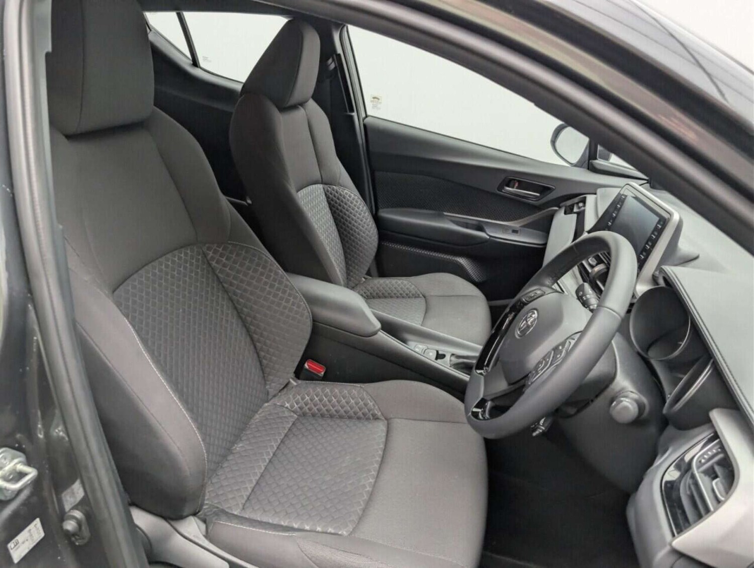 Used Toyota C-HR 2023 for sale - 77714198: Photo 12