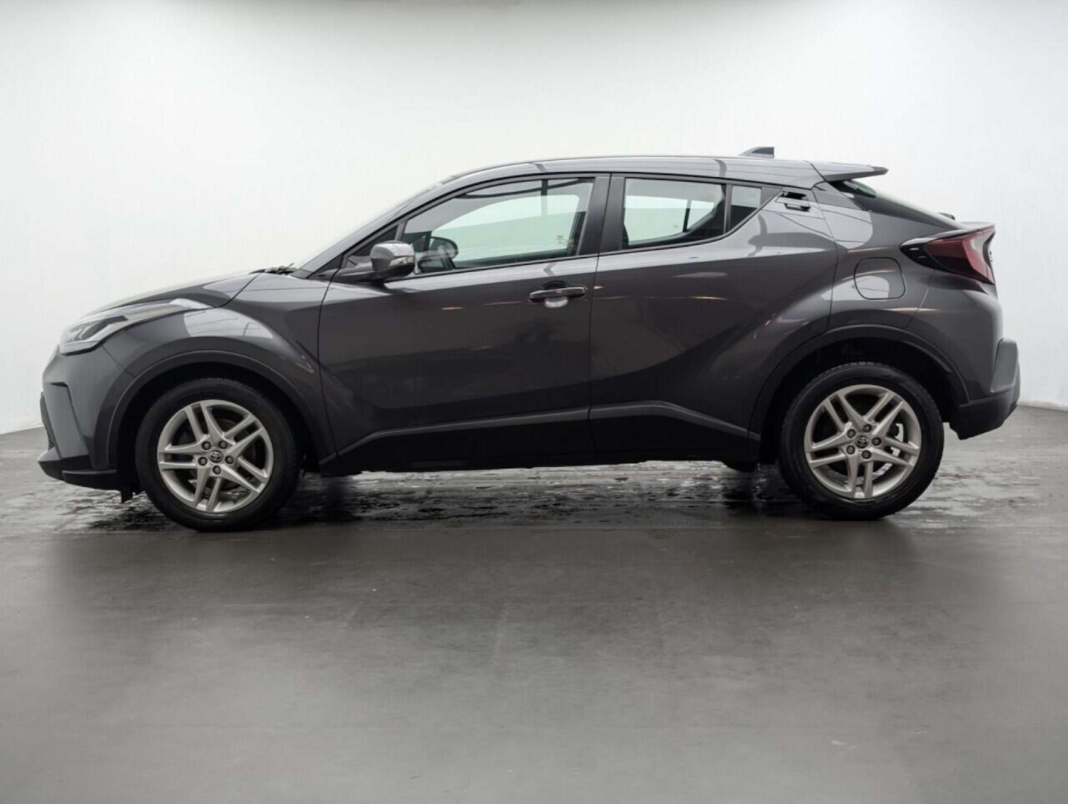 Used Toyota C-HR 2023 for sale - 77714198: Photo 5