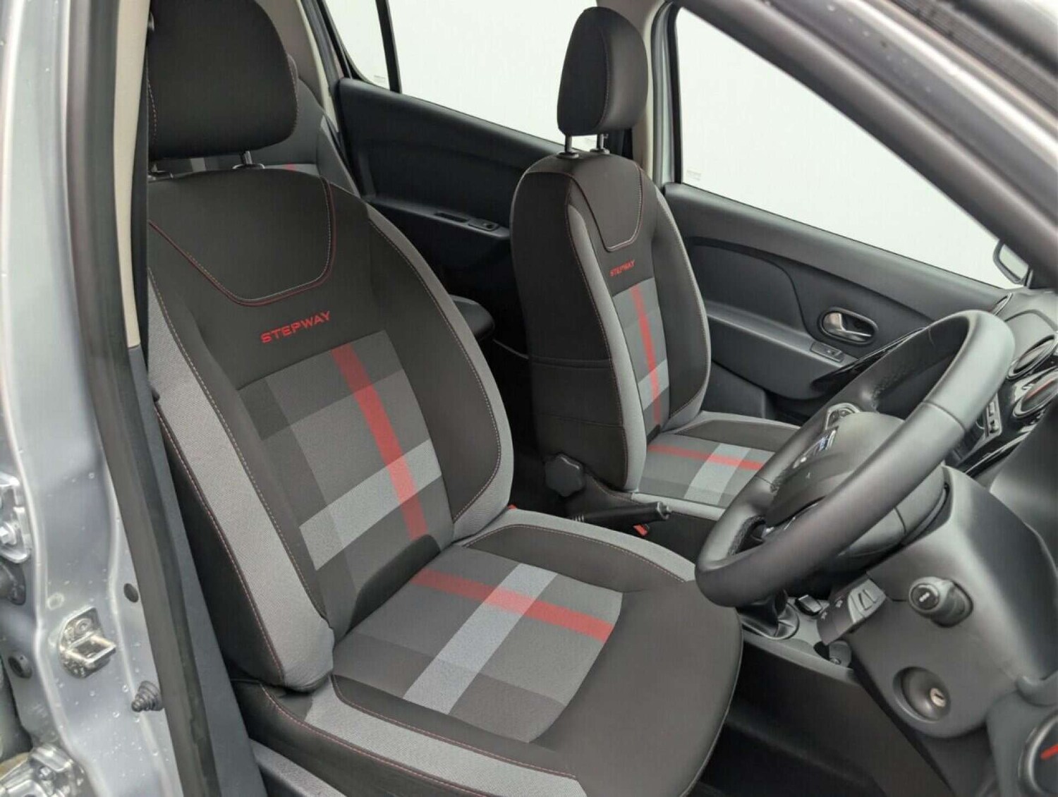 Used Dacia Sandero Stepway 2019 for sale - 77713837: Photo 12