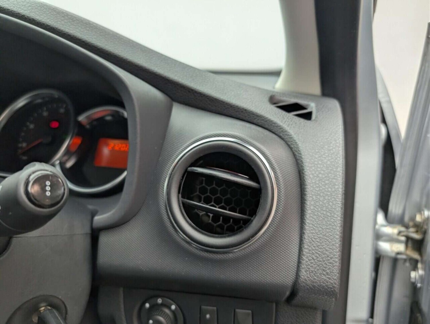 Used Dacia Sandero Stepway 2019 for sale - 77713837: Photo 19